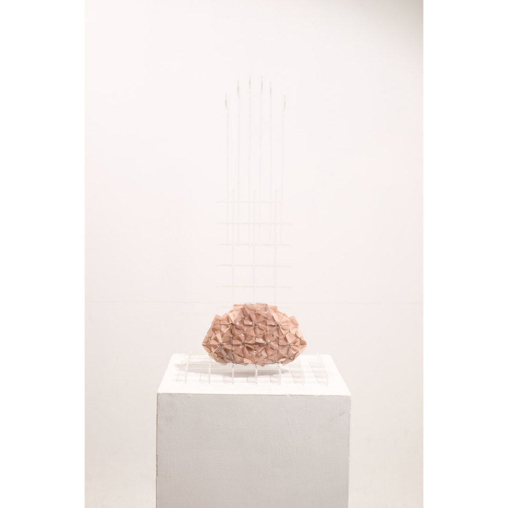 Byo Shell Clutch in Taupe