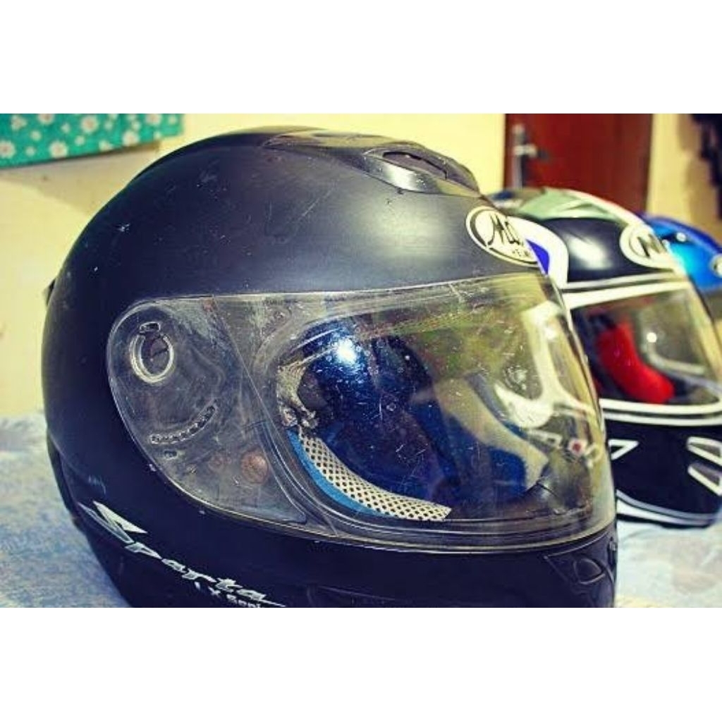 Helm Fullface MDS Sparta warna black doff Kondisi bekas masih bagus