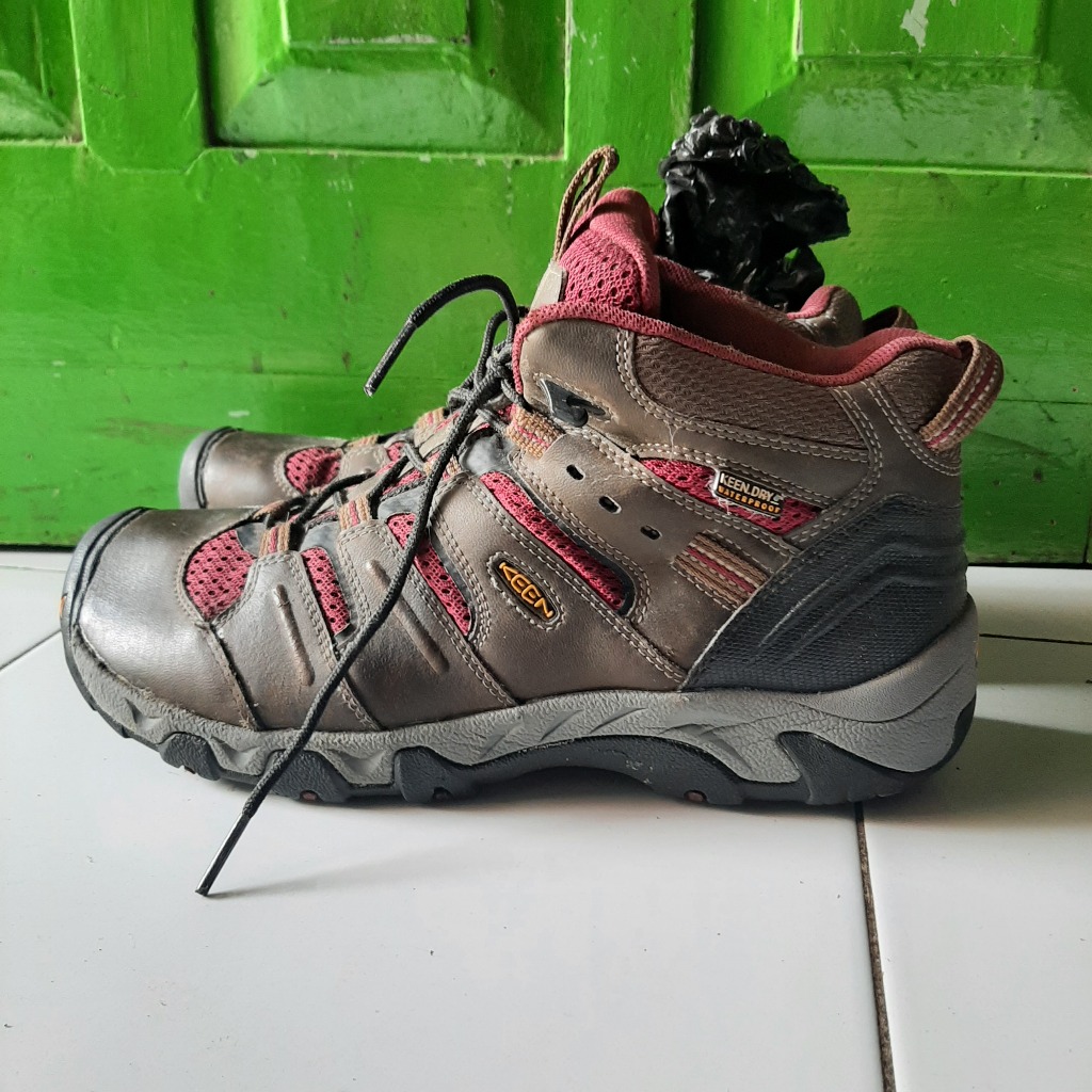 SEPATU OUTDOOR KEEN 42/27CM