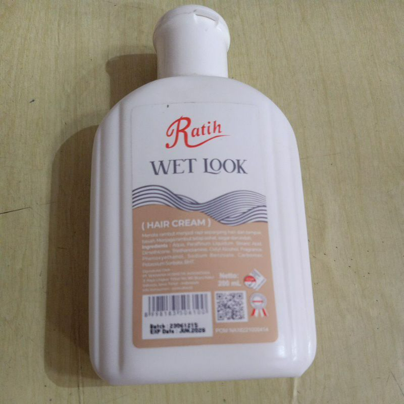 Holly / Ratih Wet Look 200ml