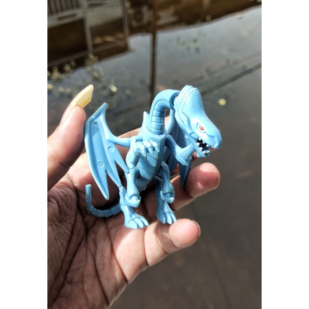 action figure yugi oh blue eyes white dragon