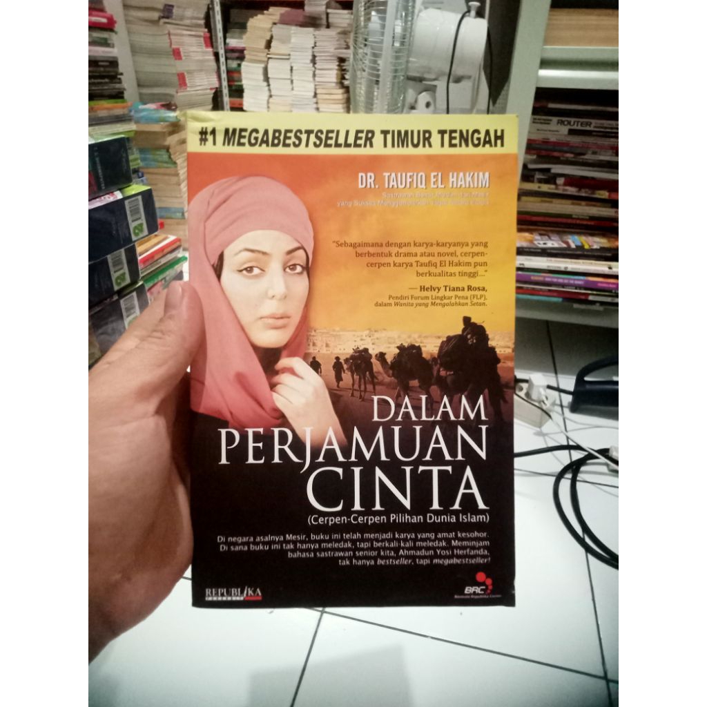 BUKU ORIGINAL DALAM PERJAMUAN CINTA(CERPEN-CERPEN PILIHAN DALAM DUNIA ISLAM)