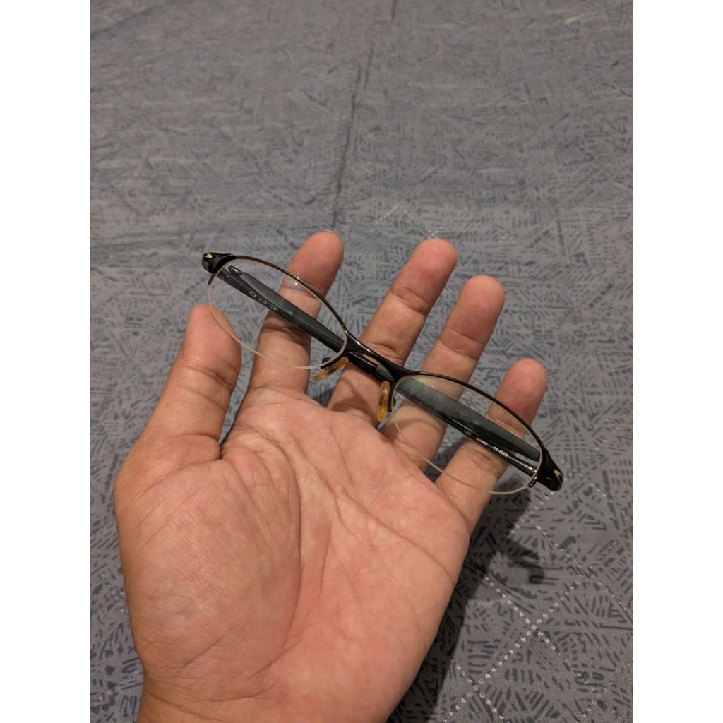 Frame kacamata oakley wires