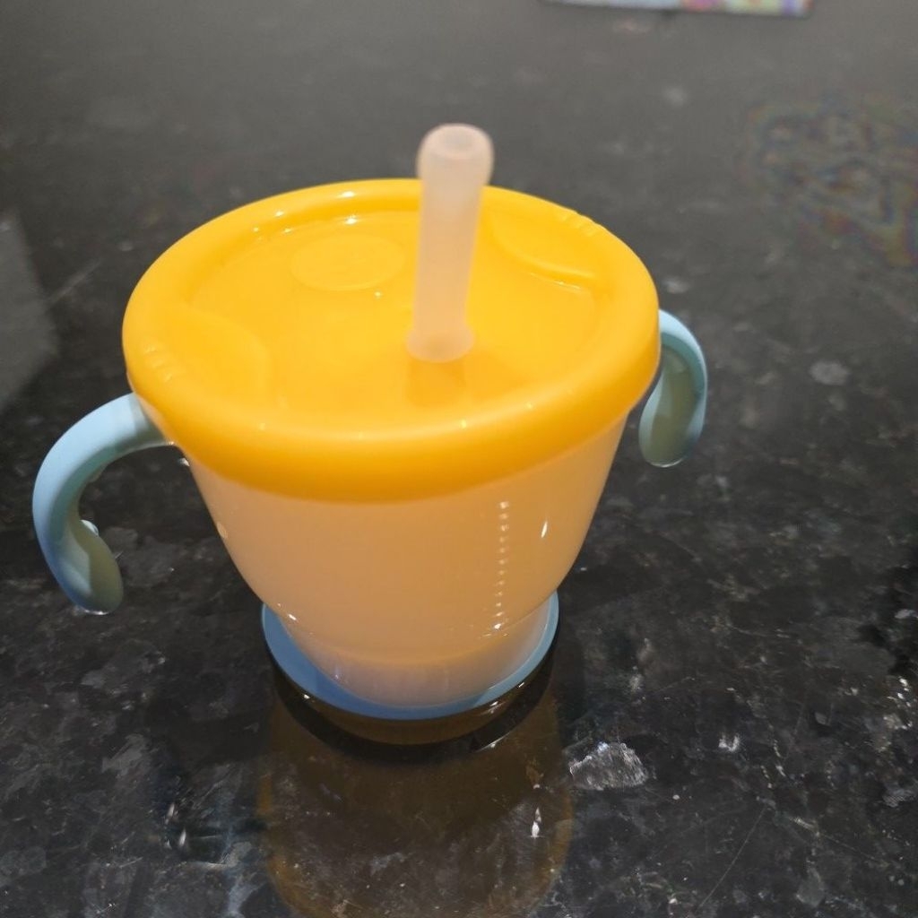 Richell training cup. preloved tempat minum anak