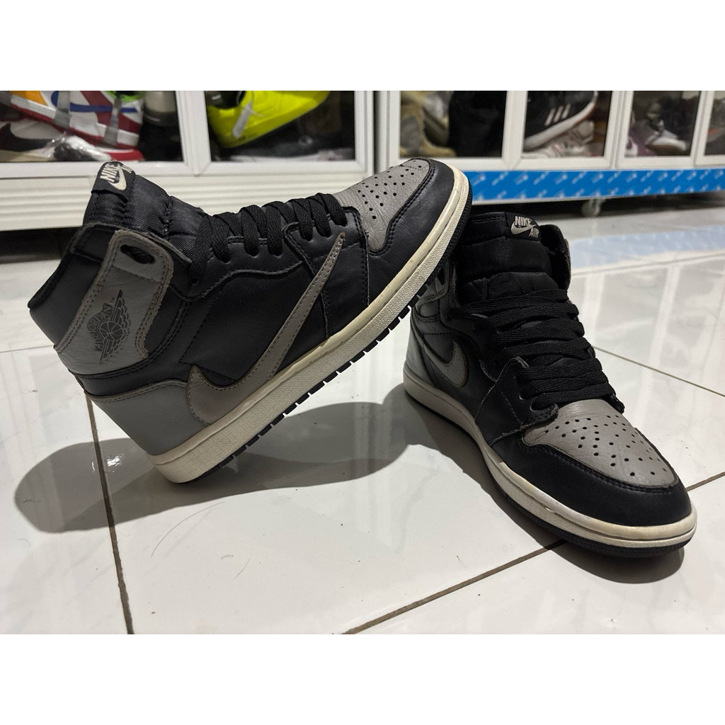 Aj1 high shadow X travis size 41/260 (rare custom)