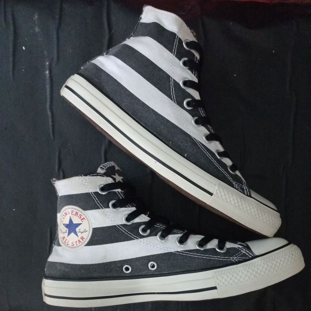 Converse Ameeican Flag