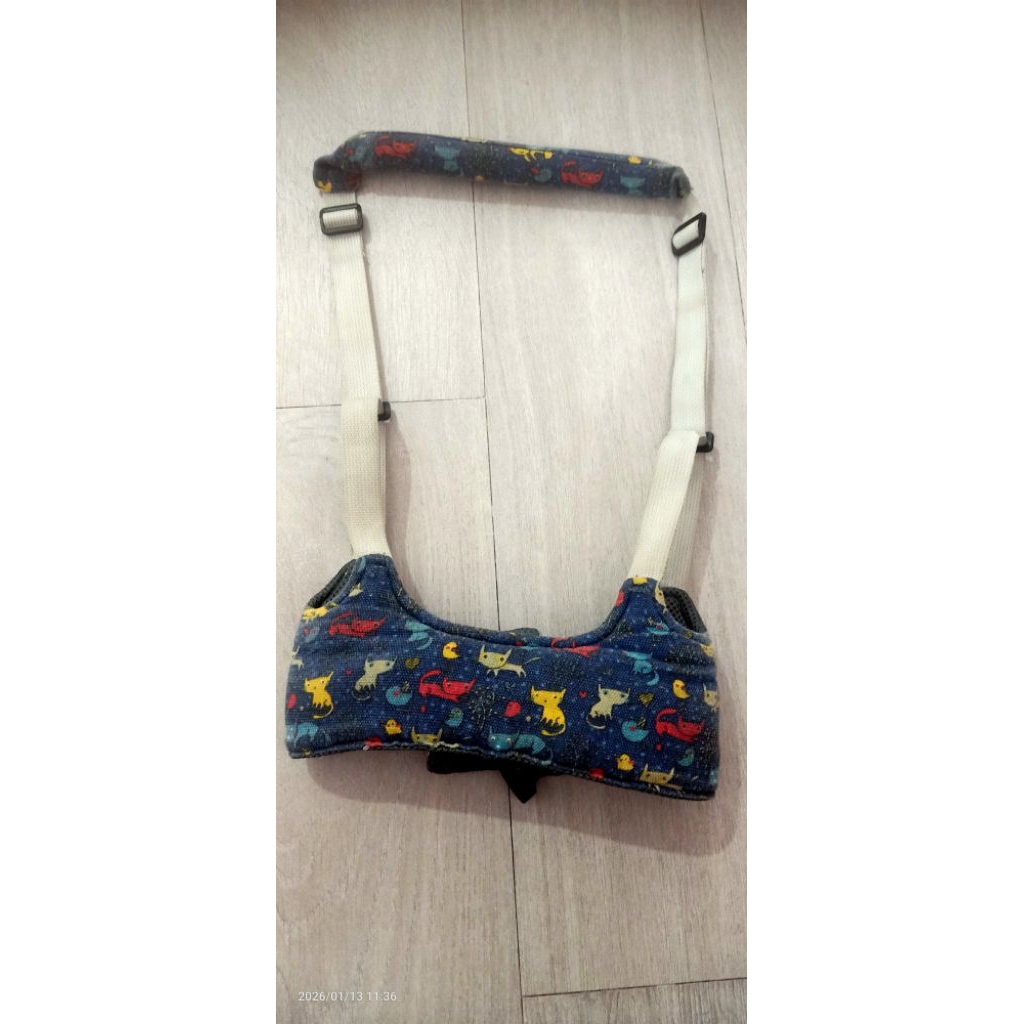 alat bantu jalan bayi