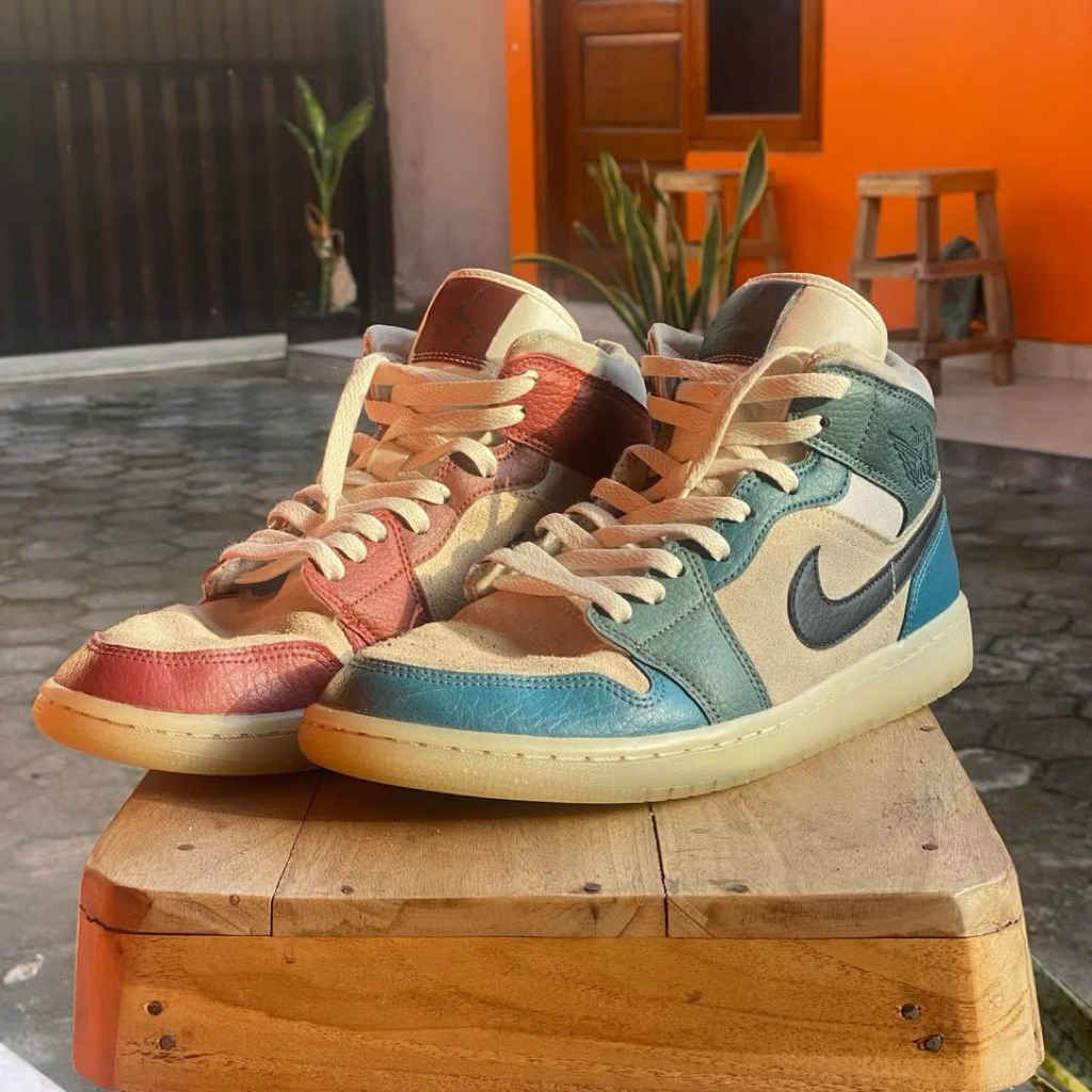 Nike Jordan 1 Mid "Anti-Gravity Machines"