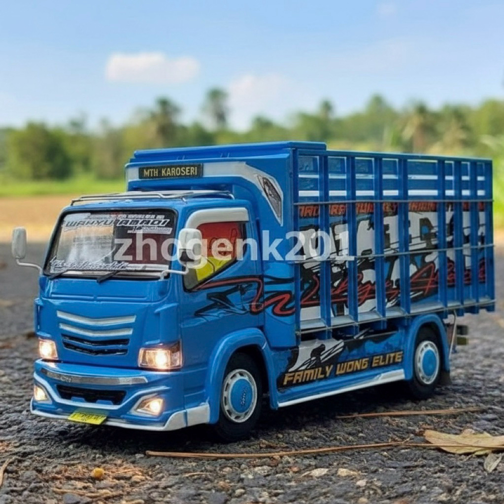 PROMO Miniatur TRUK OLENG Full Variasi Lampu Terpal Dari Kayu Asli - Mainan Anak Truk Oleng Non Rc P