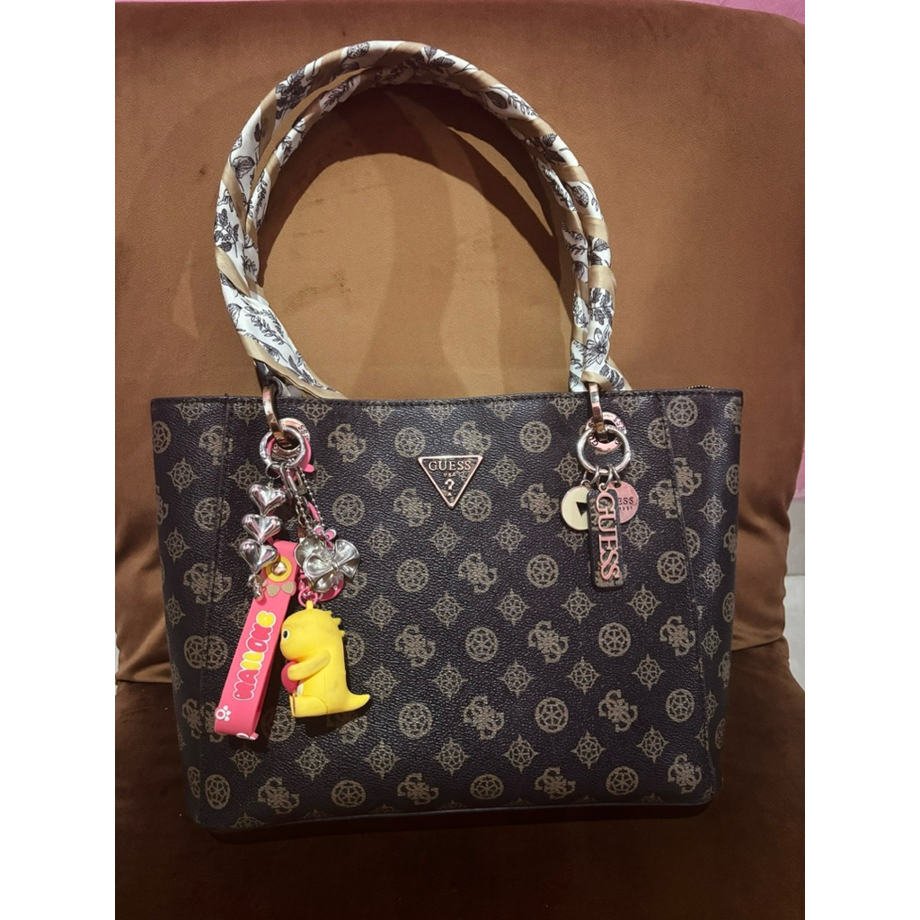 [Preloved] Guess Noelle Logo Signature Tote bag