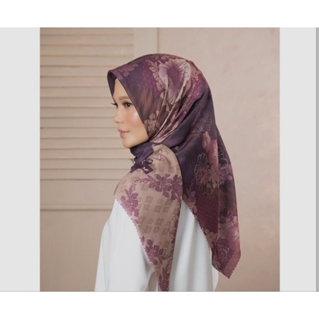 Ulos scarf by wearing klamby Dhara Scarf by Pulchragallery Tatiana scarf klamby