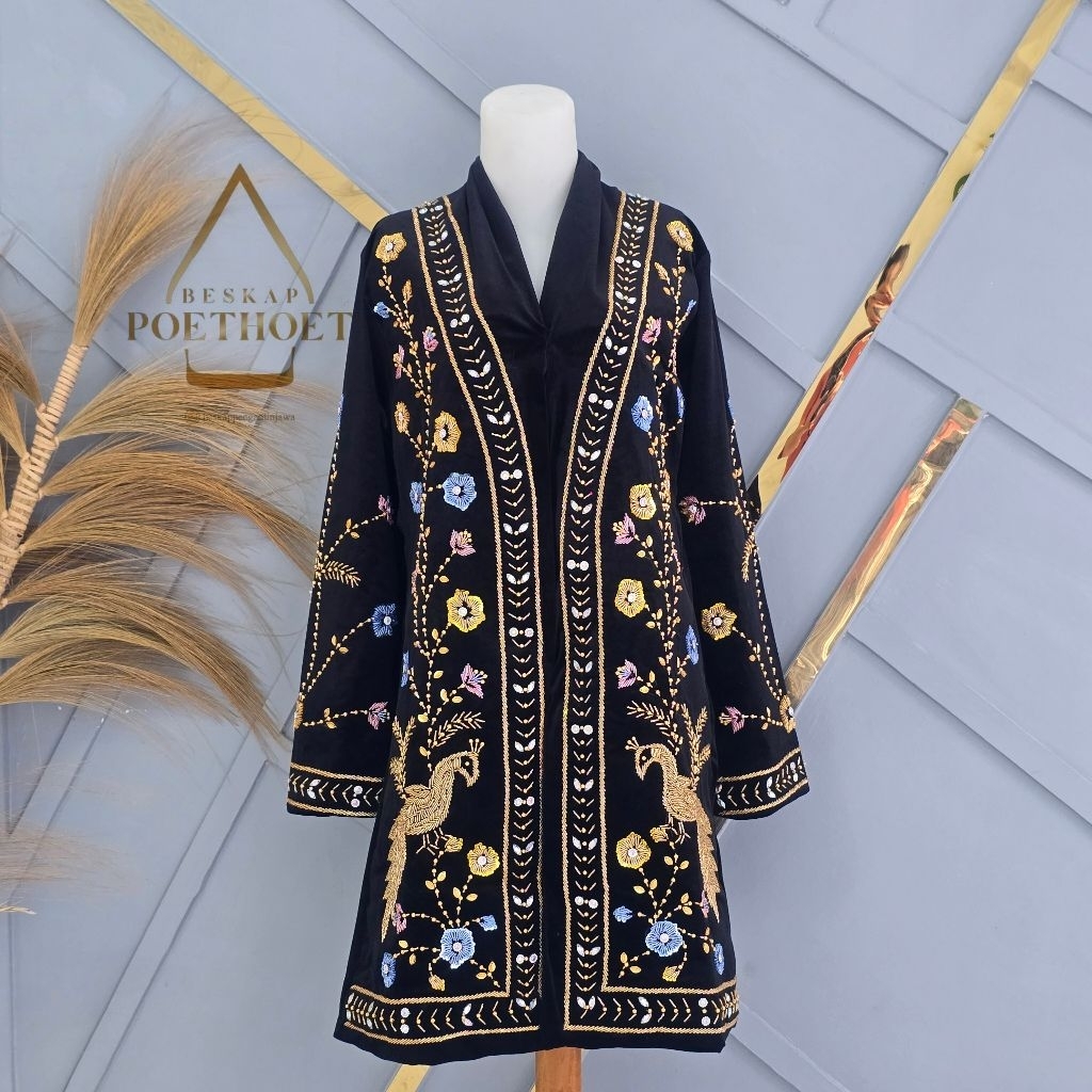 Kebaya pengantin jawa bludru hitam motif burung merak panjang selutut solo putri payet gold premium
