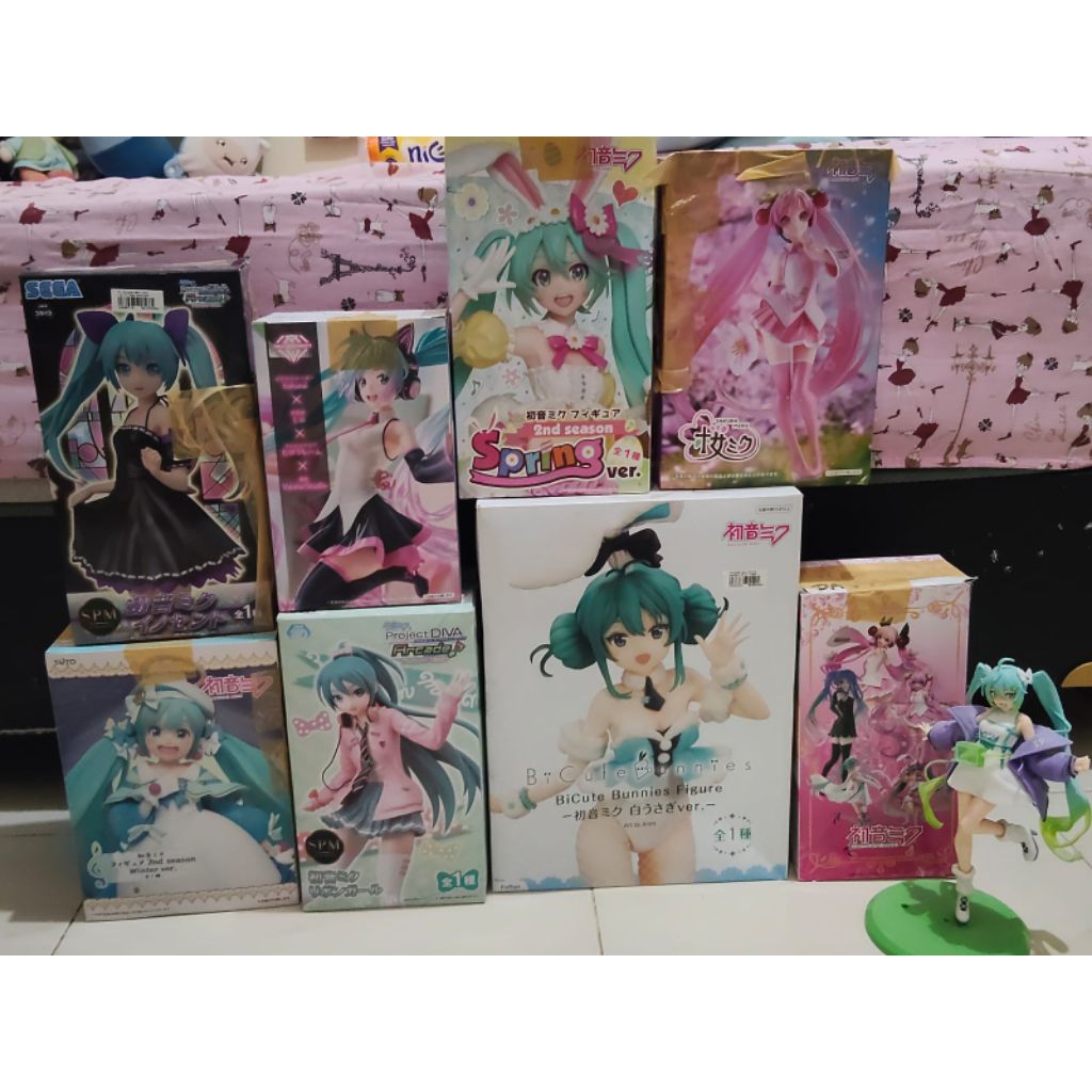 PRELOVED miku figures ALL 150K