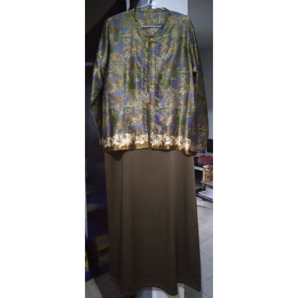 Preloved Setelan One Set Gamis Long Dress Sutra Wanita Motif Batik