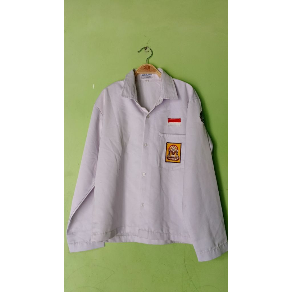 preloved baju sekolah baju putih sekolah baju sekolah ukuran M baju sekolah bahan tebal