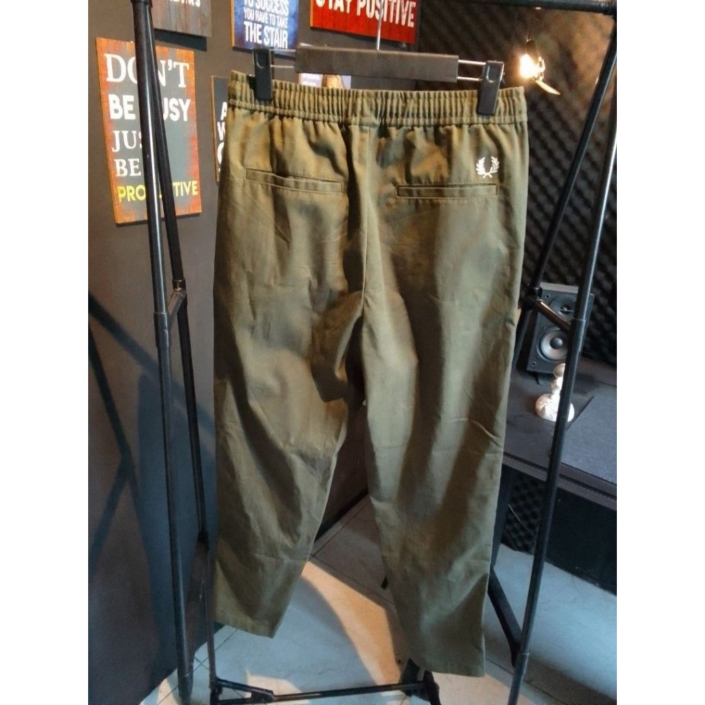 chinos Fred Perry green army