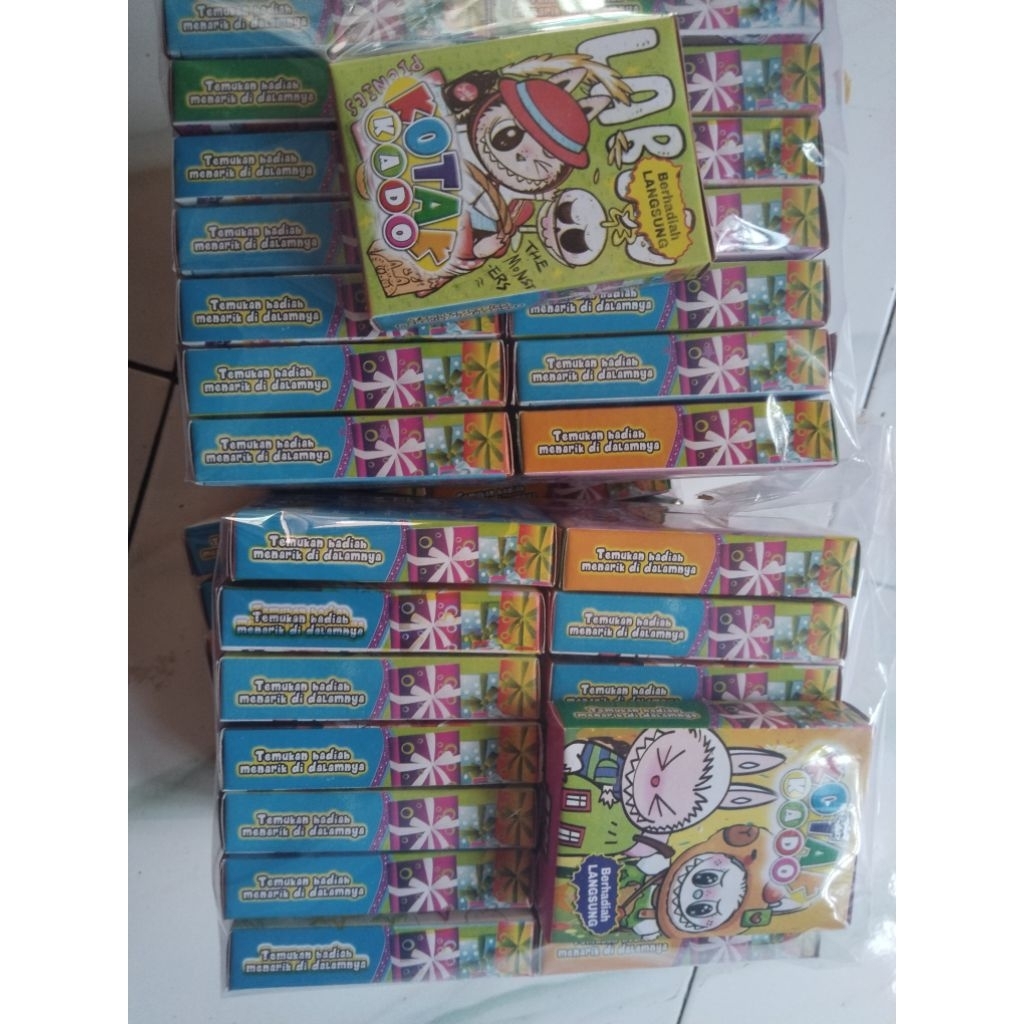 kado kadoan berhadiah mainan dan uang isi 25pcs