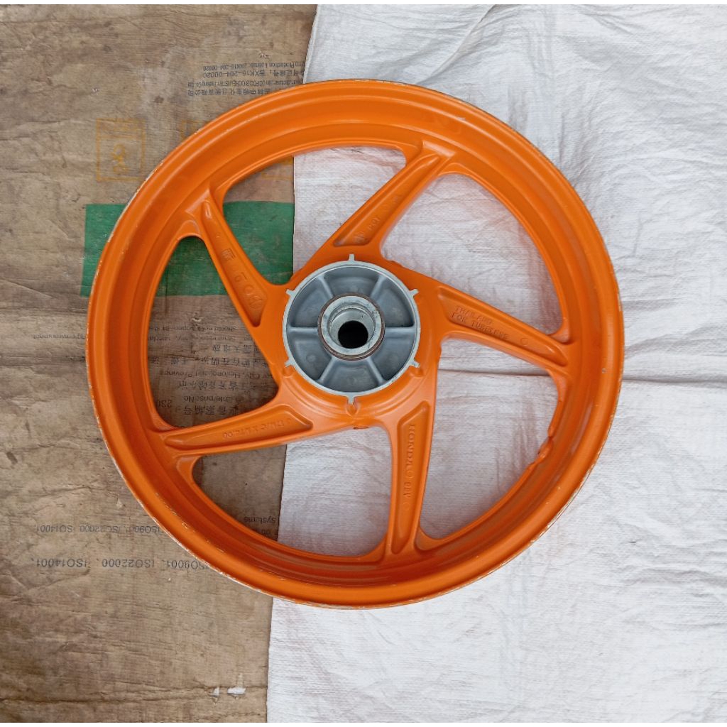 velg palang bagian belakang Honda CBR 250 r Thailand original