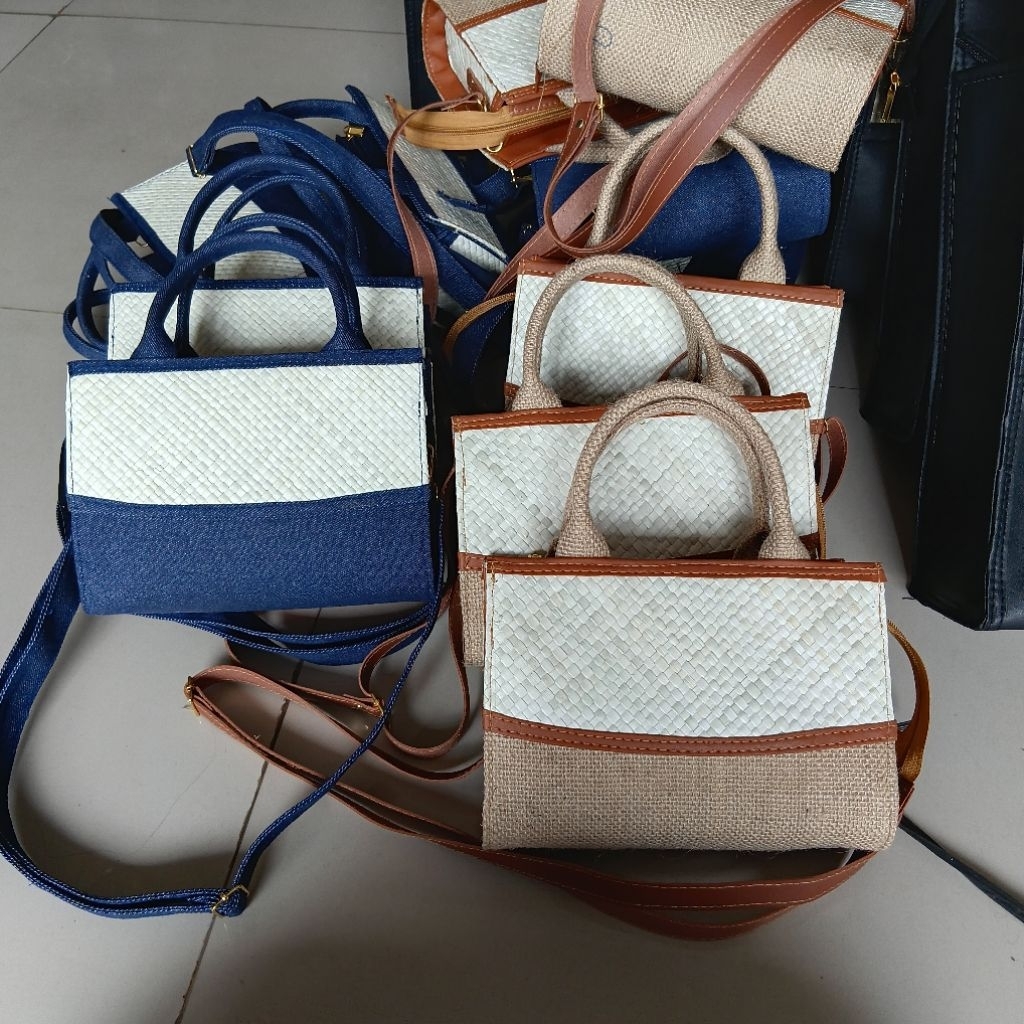 Tas anyaman pandan / Tas pandan / Tas pandan levis / Tas selempang pandan jeans / Tas selempang pand
