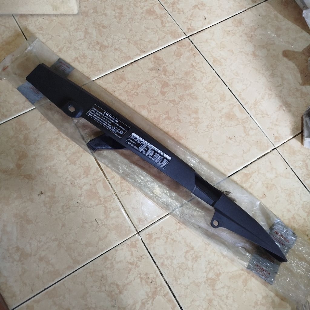 Cover Tutup Pelindung Rantai Supra X 125 Karisma Original YGP 40510-KPH-720