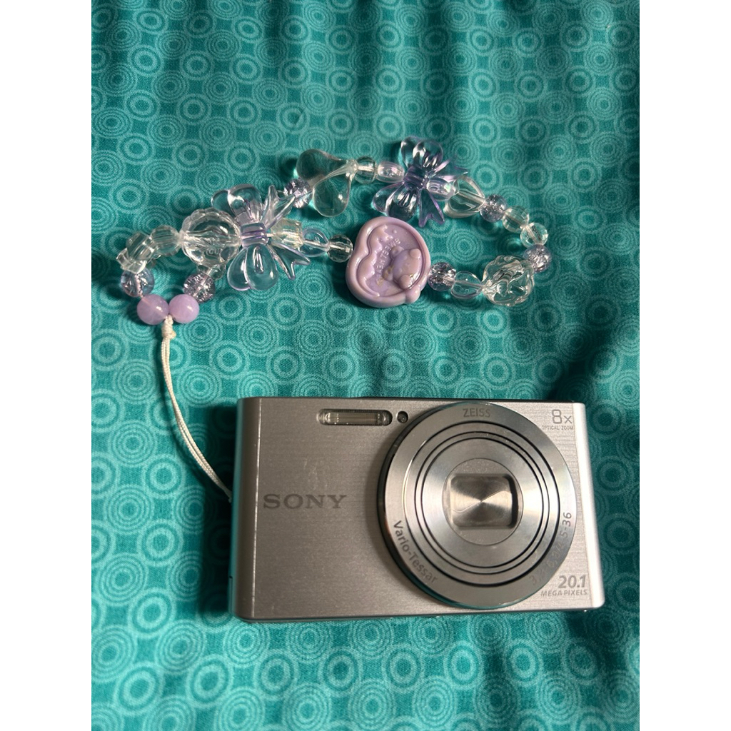 Preloved Sony cybershot dsc w830 silver like new