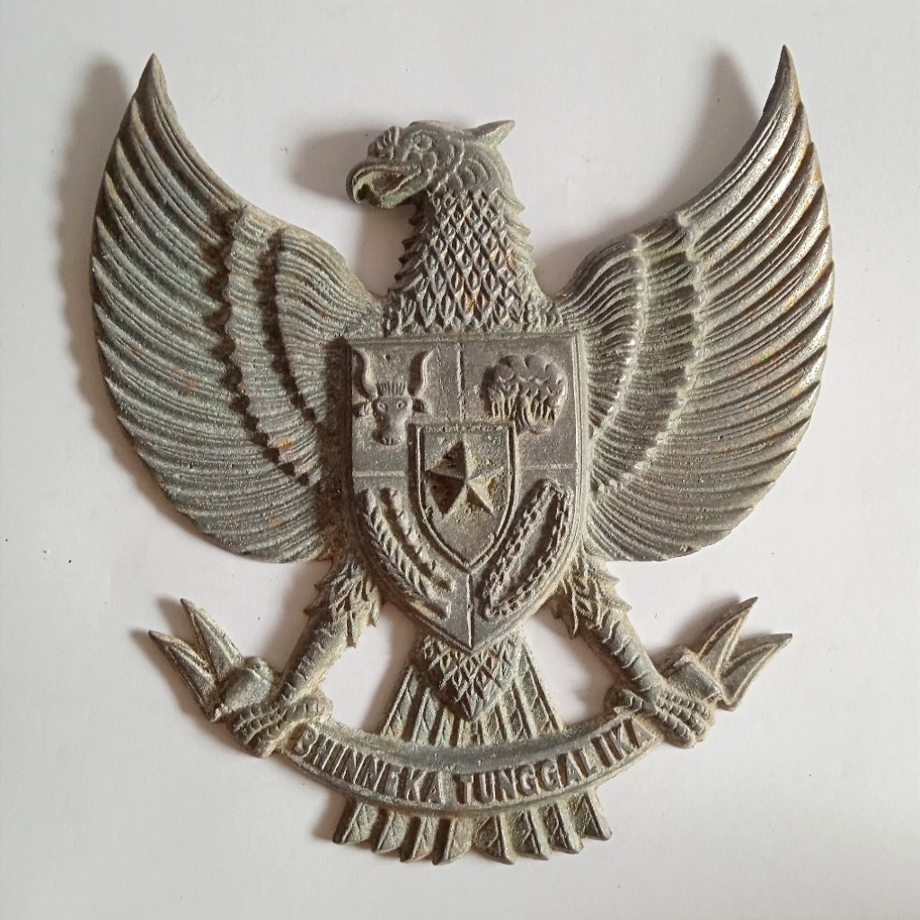 Antik Vintage Lambang Negara Garuda Pancasila Dinding Aluminiun P.26cm Utuh Tua Layak Koleksi