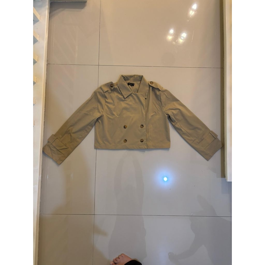 The executive trench coat khaki jaket musim dingin