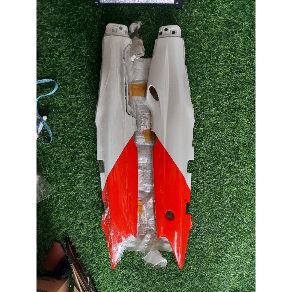 Body Belakang Kanan Kiri F1ZR FIZR Vega Lama Merah Putih Malboro Marboro Ori YGP Kode 4US-00-0X