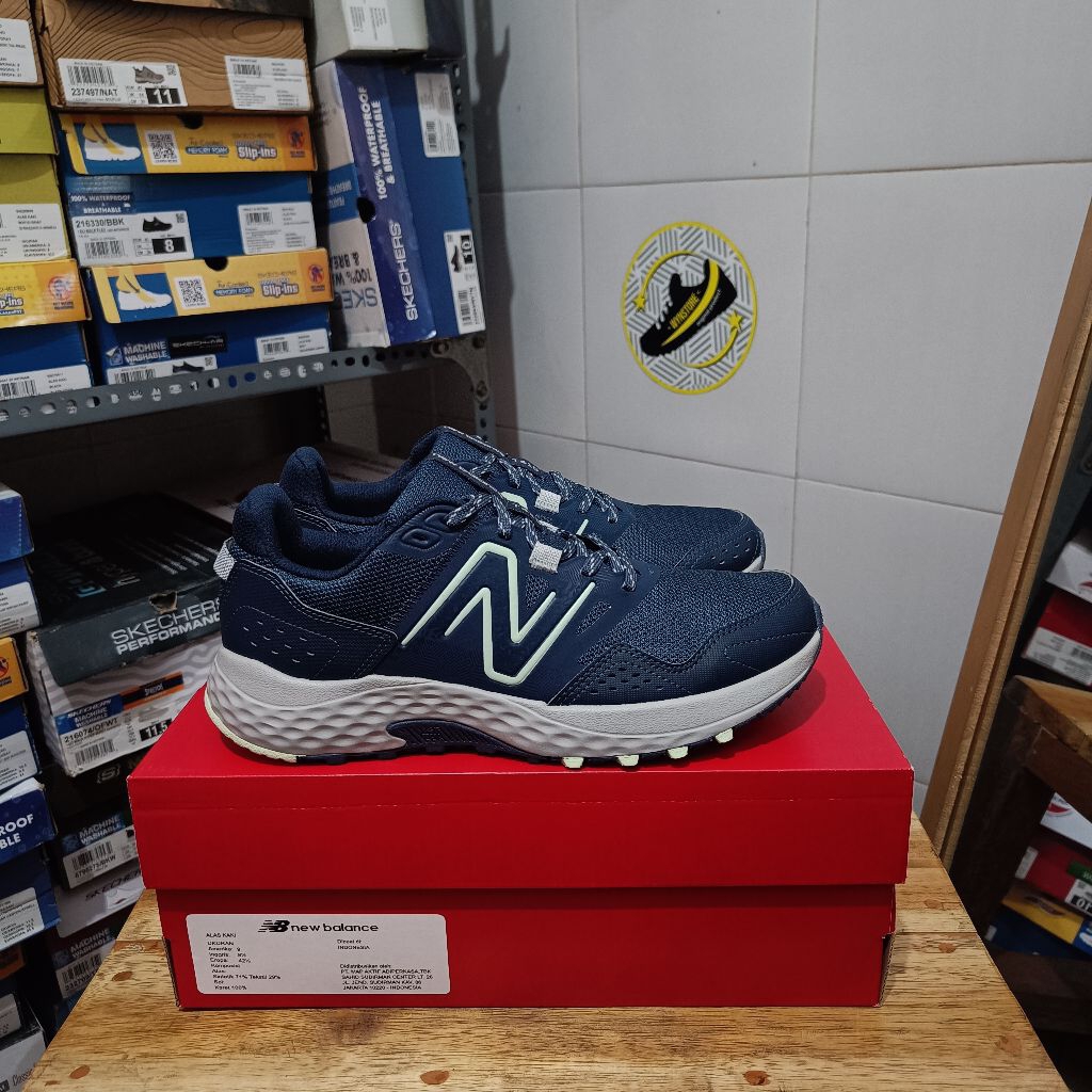 Sepatu Lari Gunung / Trail Run - Nb 410 V8 Black / Navy - Men's Trail Running