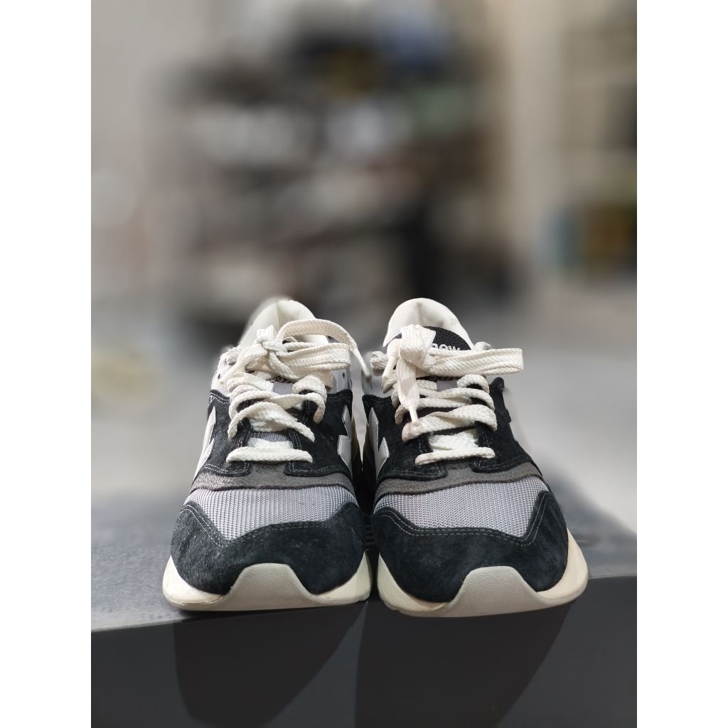 997r black suede authentic