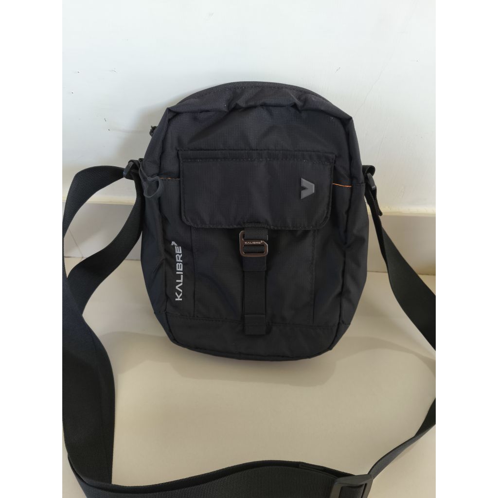 Tas sling bag kalibre