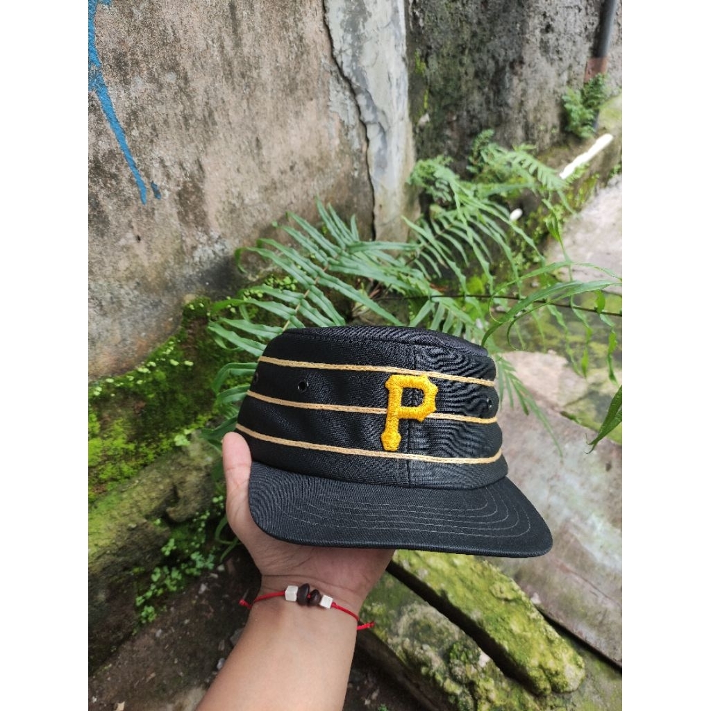 pillbox Pittsburgh Pirates vintage