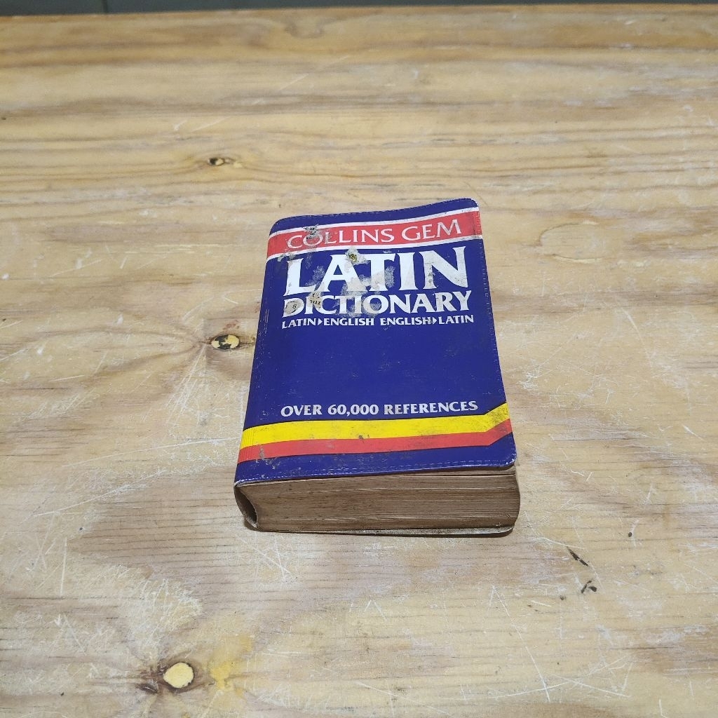 Kamus Collins Gem Latin Dictionary
