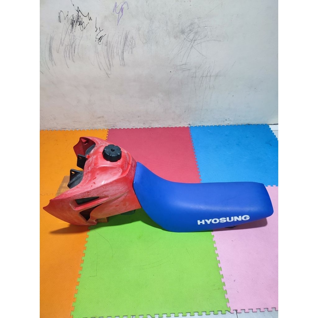 Tangki dan jok hyosung Bosowa Rx125 ori copotan tril hyosung bosowa rx125