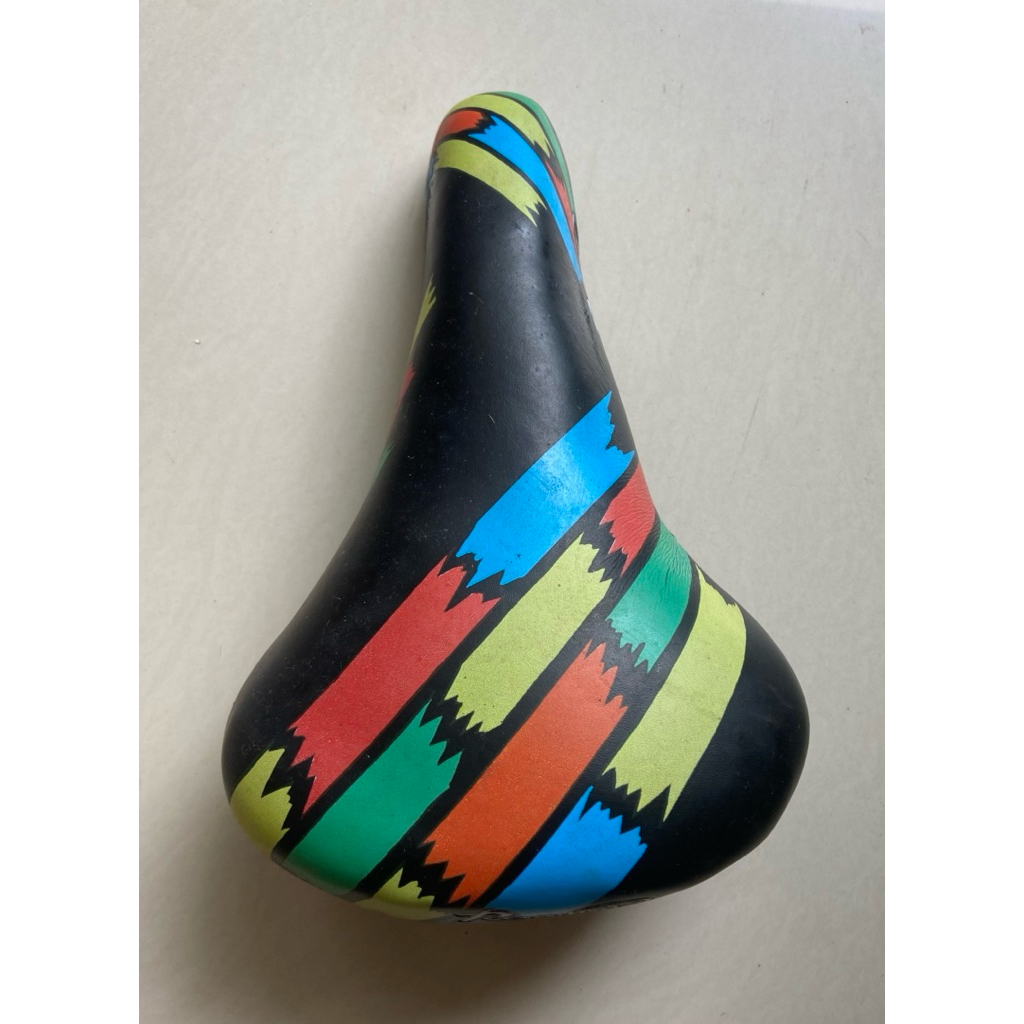 Sadel sepeda vintage corak Romany