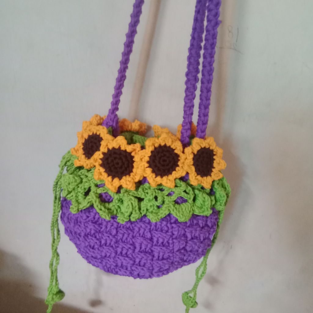 tas rajut bunga matahari