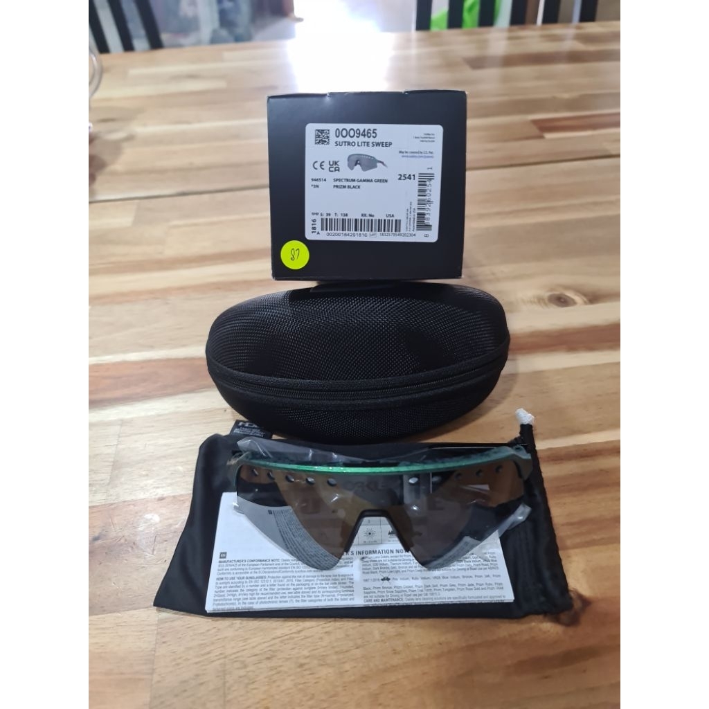 Kacamata OAKLEY SUTRO SWEEP