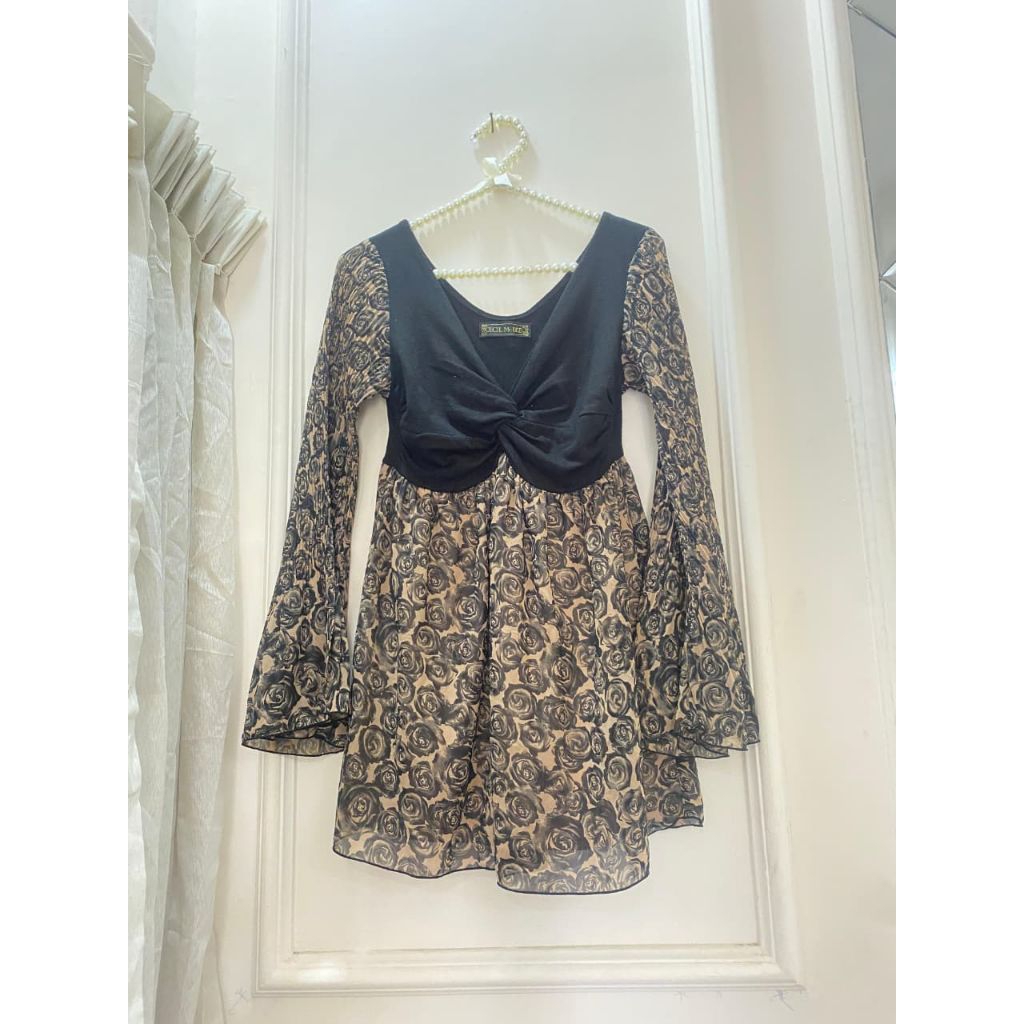 Blouse wanita motif bunga lengan panjang