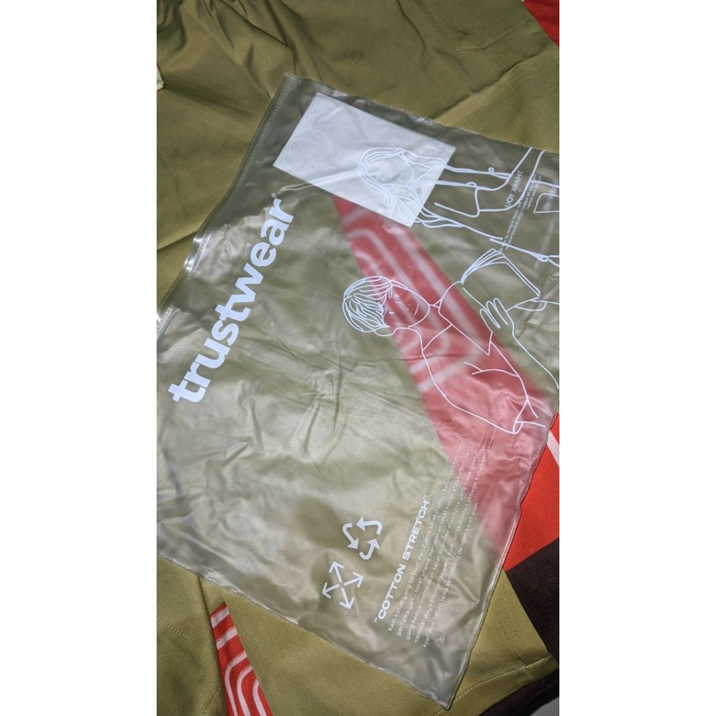 trustwear baju dinas perawat/dokter