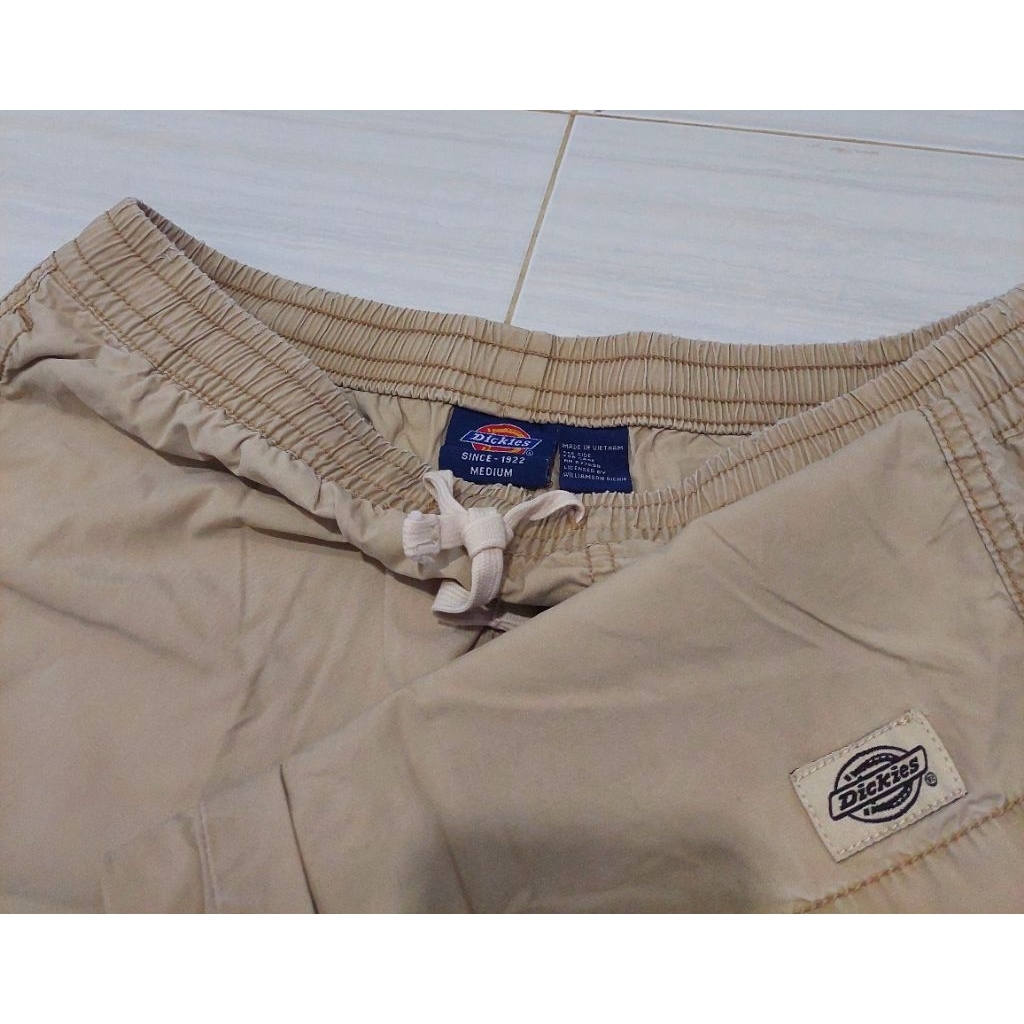 Celana Pendek Dickies Ukuran M