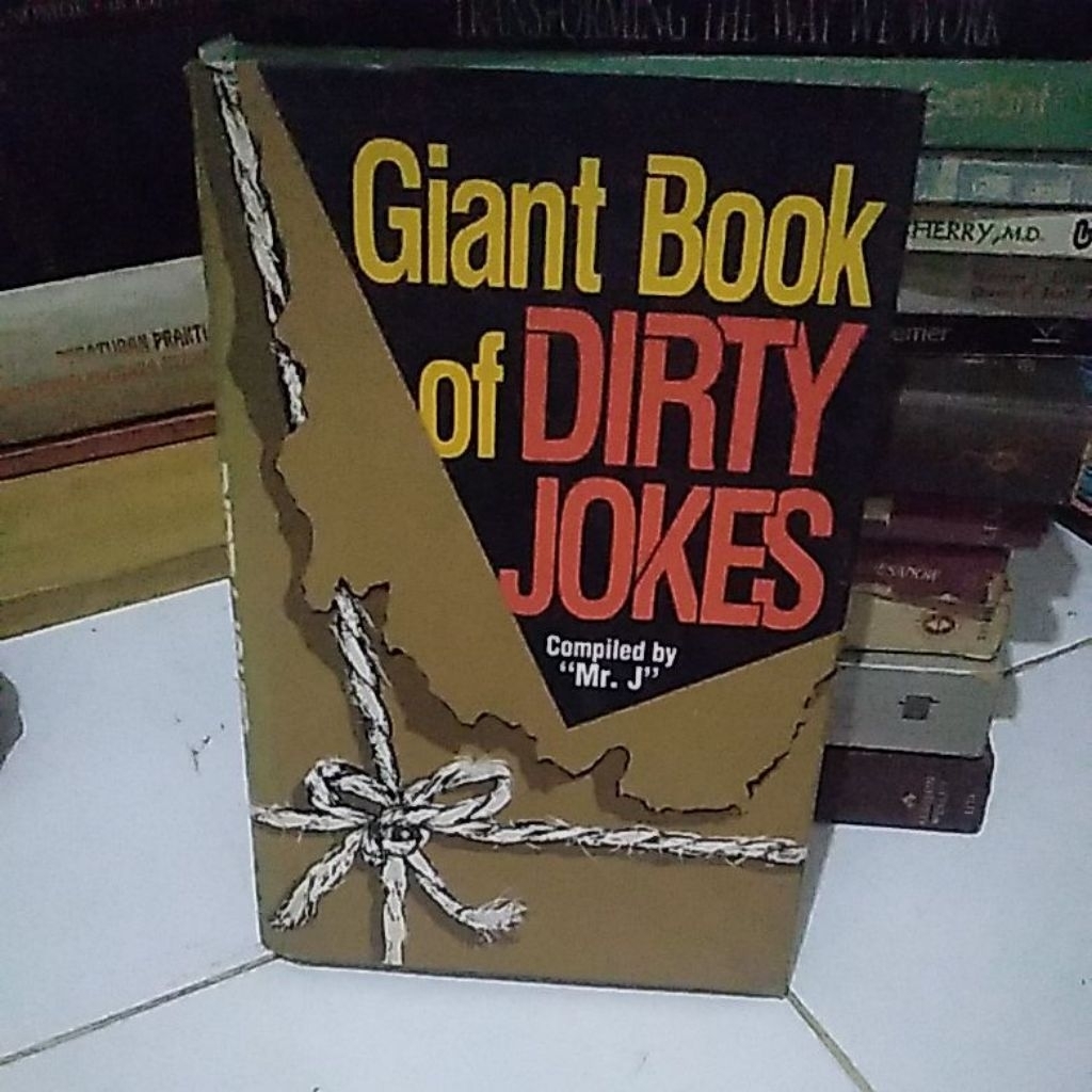 BUKU GIANT BOOK OF DIRTY JOKES
