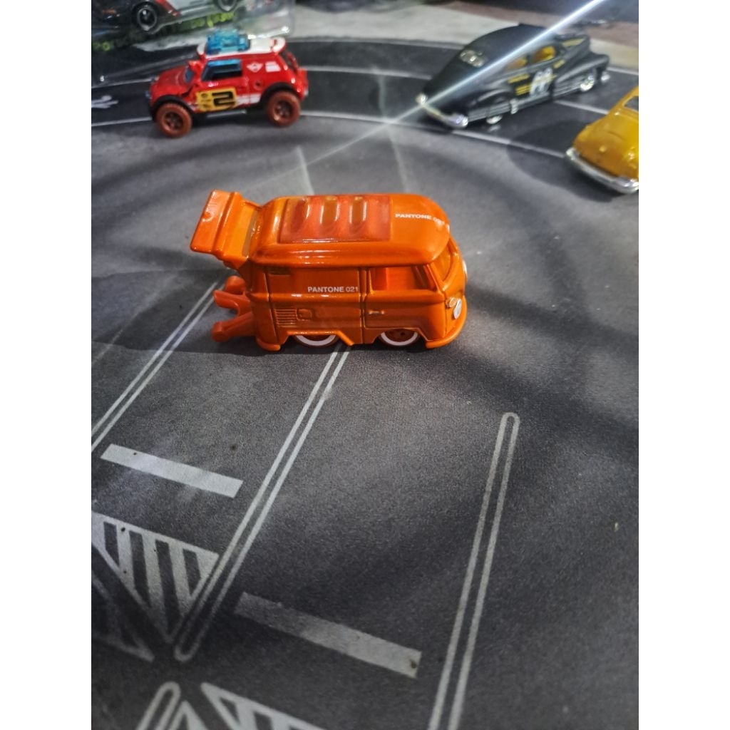 HOT WHEELS LOOSE KOOL KOMBI PANTONE 021