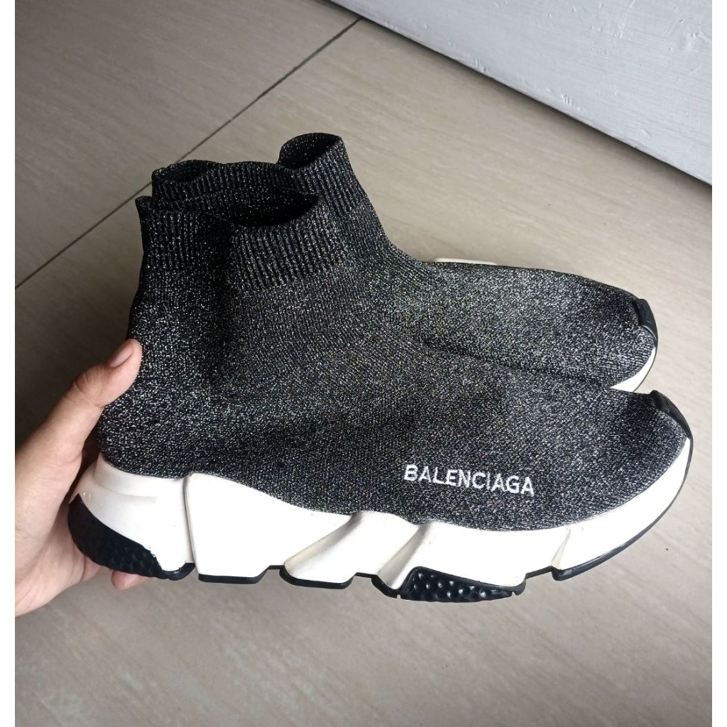 BALENCIAGA Speed Trainer High-Top Sock Sneaker Black Glitter Knit Sparkle Fabric | Sepatu Hitam Abu 
