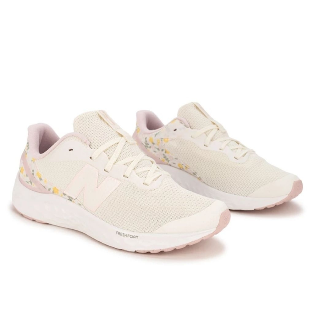 NB New Balance Fresh Foam Arishi v4 Girls Running Shoes - White