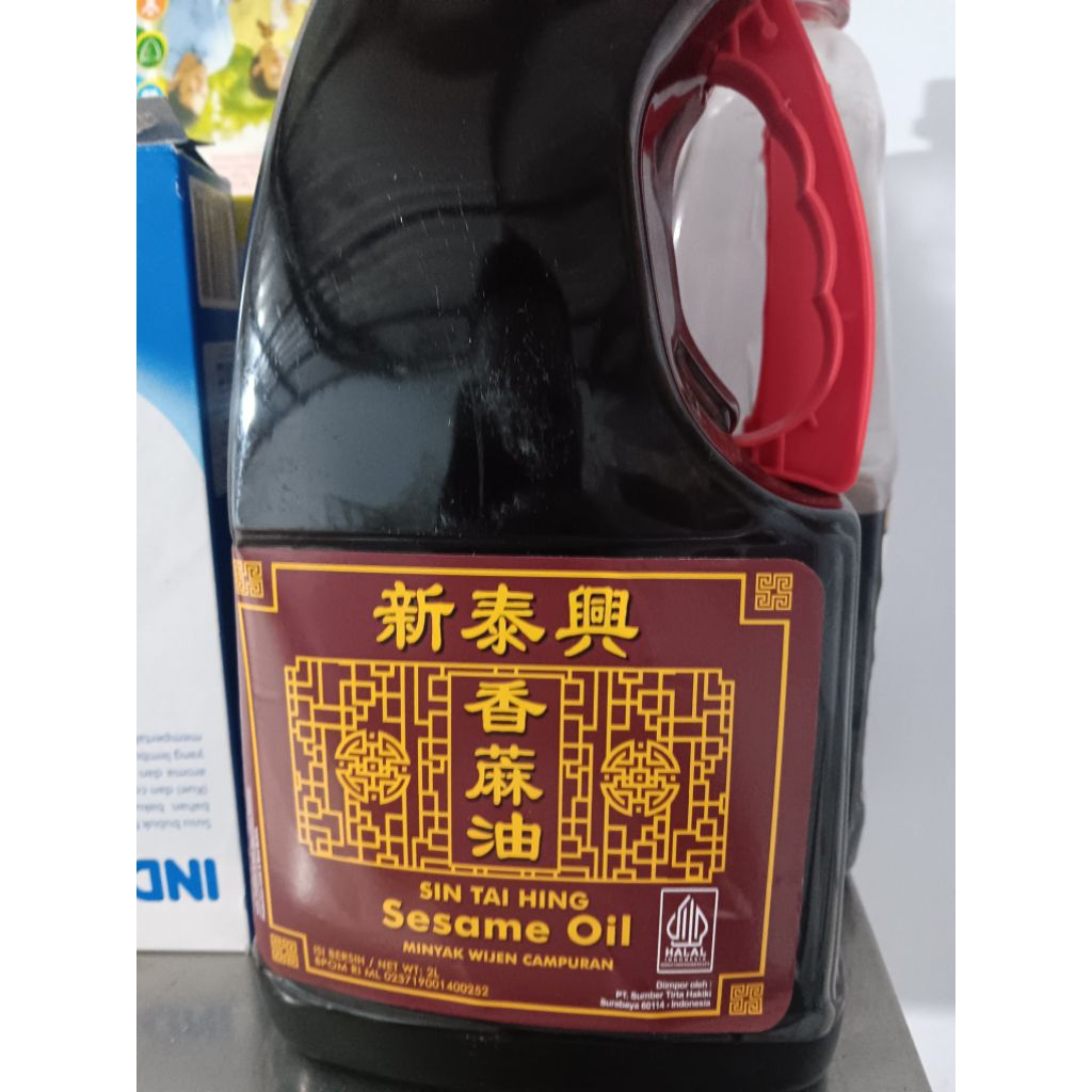 minyak wijen sin tai hing 2 L