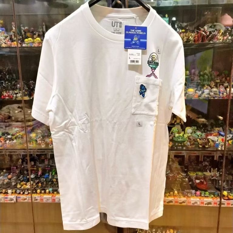 Kaos Uniqlo The Game Classic Pixels Megaman / Rockman Size L