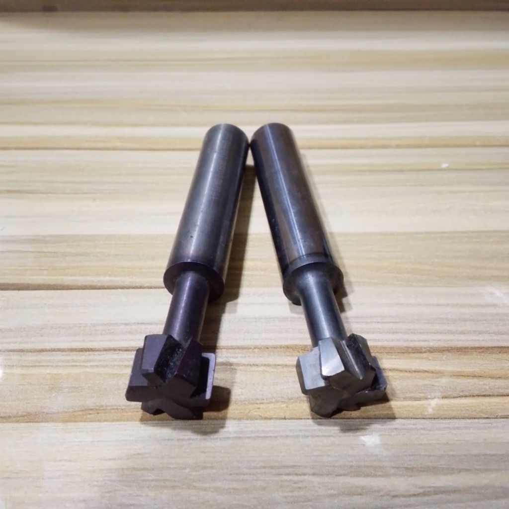 T-Slot Carbide Lebar 14 mm Tebal 8 mm material Carbide Bekas