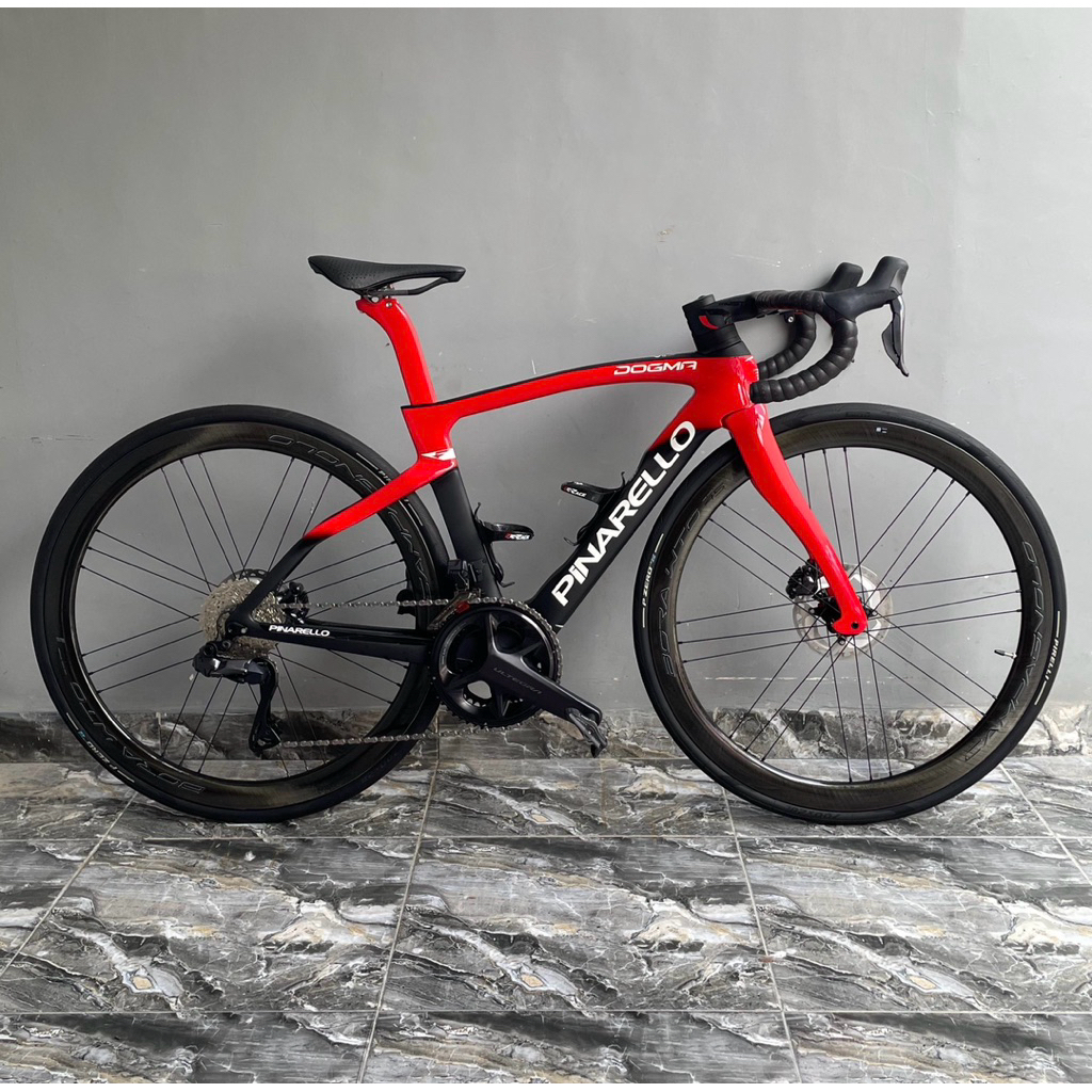 sepeda Pinarello Dogma F