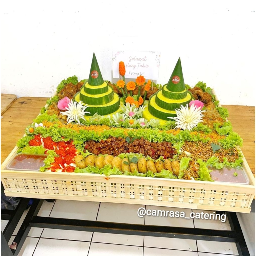 Nasi Tumpeng / Nasi Tumpeng Jumbo / Nasi Tumpeng Kuning / Nasi Tumpeng 40 Porsi / Nasi Liwet