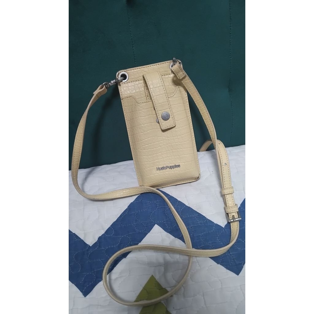 hush puppies slingbag preloved HUSH PUPPIES CARIN SLINGBAG